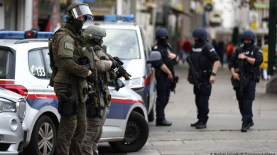 В Скопие е като на война! Полицията се хвана за главата ВИДЕО