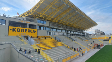 Силният вятър удари и стадиона на Ботев (Пловдив)