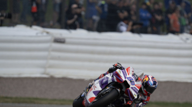 Спиращ дъха дуел за триумф на испанец в MotoGP