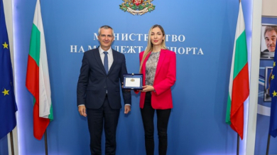 Спортният министър награди Силвия Аздреева след подвига 