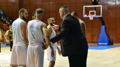 Черноморец удари шампиона за седма поредна победа
