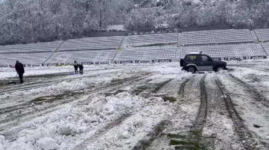 Снегът в Габрово отложи мач от Втора лига ВИДЕО