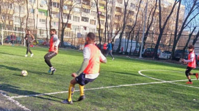 Зрелище в София: Истински футбол на литър кръв и метър кожа! СНИМКИ