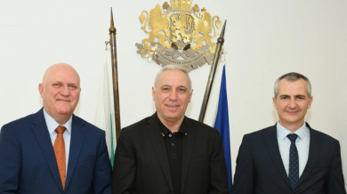 Стоичков и двама министри предприемат мерки