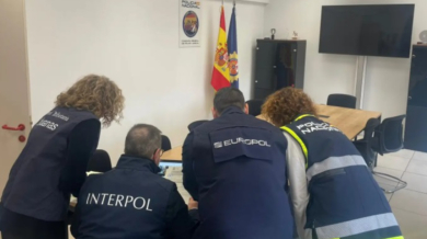 Мащабна акция с над 50 арестувани измамници, има и българи