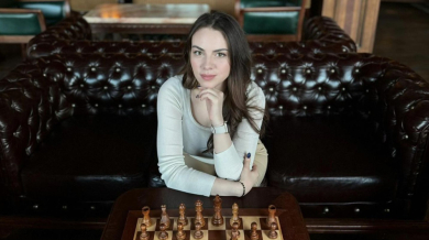Нургюл Салимова удържа реми с бившата световна шампионка