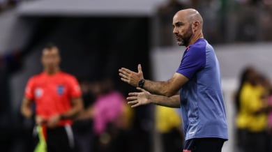 Отпадането от Аржентина взе главата на треньора на Еквадор
