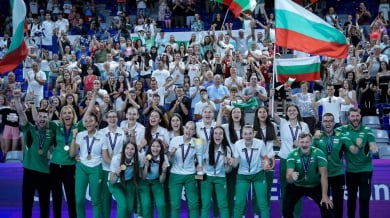 Зетова засипа с похвали шампионките след грандиозния успех СНИМКИ