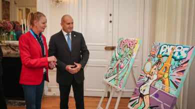 Румен Радев посети изложба на олимпийска тематика в Париж