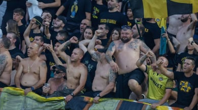 Потресаващо: Фенове на Ботев хвърляли камъни по Крушарски