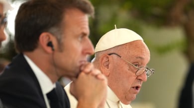 Ватиканът най-накрая реагира и осъди подигравката с християните в Париж