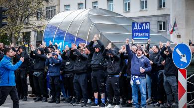 Войната преди вечното дерби става ожесточена, Сектор „Б“ с мощен отговор