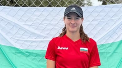 Каратанчева на полуфинал след изразителна победа