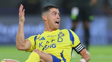 Роналдо със знак за раздяла с Ал Насър