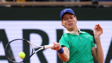 Синер с обрат в третия сет за победен старт в Париж