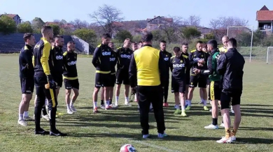 Трима си тръгнаха от Миньор (Перник)