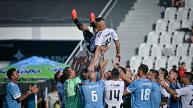 Голям празник на "Лаута", Камбуров се развихри в бенефиса си Снимки