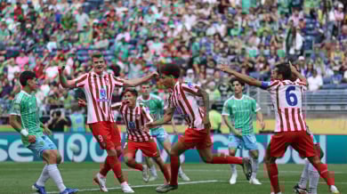 Атлетико (Мадрид) запази шансове за осминафиналите