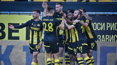 Декларации без край, вижте какво обявиха от Ботев (Пд)