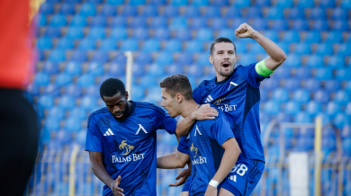 Левски обърна Берое в мач с 5 гола и червен картон