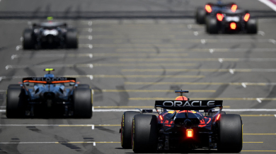 Норис над всички в първия ден във Великобритания