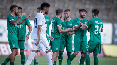 Много нерви, голове и червени картони белязаха Славия - Ботев Вр