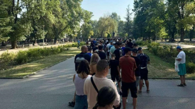 Истерия за билети, левскарите извиха дълги опашки 