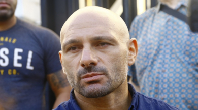 Стъки скочи на дама: Съдя я за 100 000 лева, а той е полово неутрален журналист!