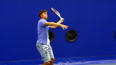 Александър Василев на четвъртфинал в София