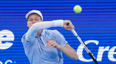 Канадец не издържа след отличен старт срещу Синер