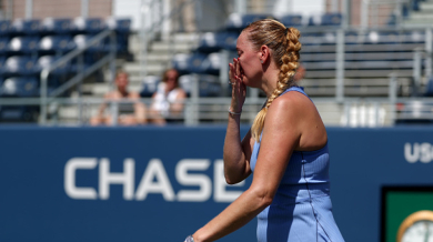 Квитова отпадна бързо и със сълзи в последния си турнир