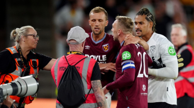 Английска звезда се псува с фен, тръгна на бой