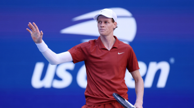 Световният №1 оцеля след множество грешки в Ню Йорк