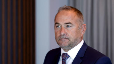 Бойко Величков излетя от България