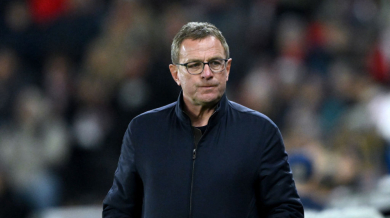 Популярен мениджър шашна феновете с нестандартно действие Видео