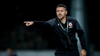 Първо в БЛИЦ: Среднощен екшън в Панчарево, фенове притиснаха Керкез и той хвърли оставка!