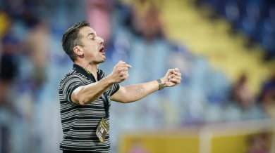 Хулио Веласкес зарадва футболистите си