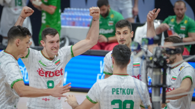 Левски и ЦСКА поздравиха националите за паметния успех