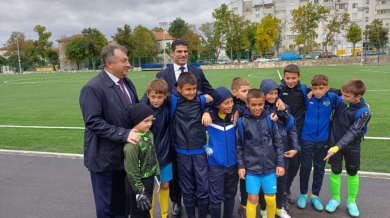 Президентът на БФС откри стадион в Шумен