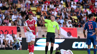 Френски любител на дузпите ще свири мача с Испания