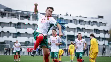 Наши футболни национали със зрелищна победа Снимки