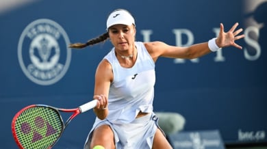 Вики Томова с крачка напред