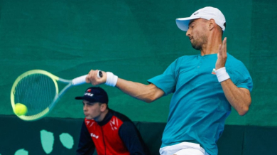 18-годишен елиминира Кузманов 