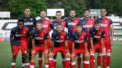 Марек се измъкна от зоната на изпадащите