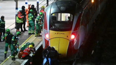 Разкриха изверга, наръгал 11 души с нож във влак, от устата му капели лиги СНИМКА