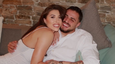 Насар заведе гаджето си при специална жена в живота му Снимки