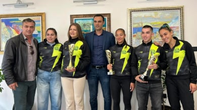 Наградиха републиканските шампиони по плажен волейбол