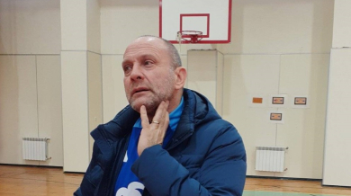 Папазов: Нивото е аматьорско, играч кара буса за гостуванията