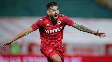 И Турицов цъфна в Париж с любимата си