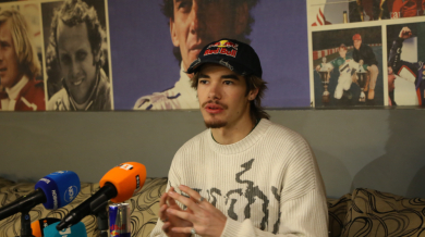 Цолов за Формула 2: Воланът е скандално тежък Видео